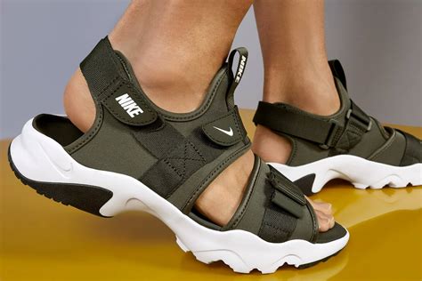 nike sandalen maat 35|Sandals Shoes .